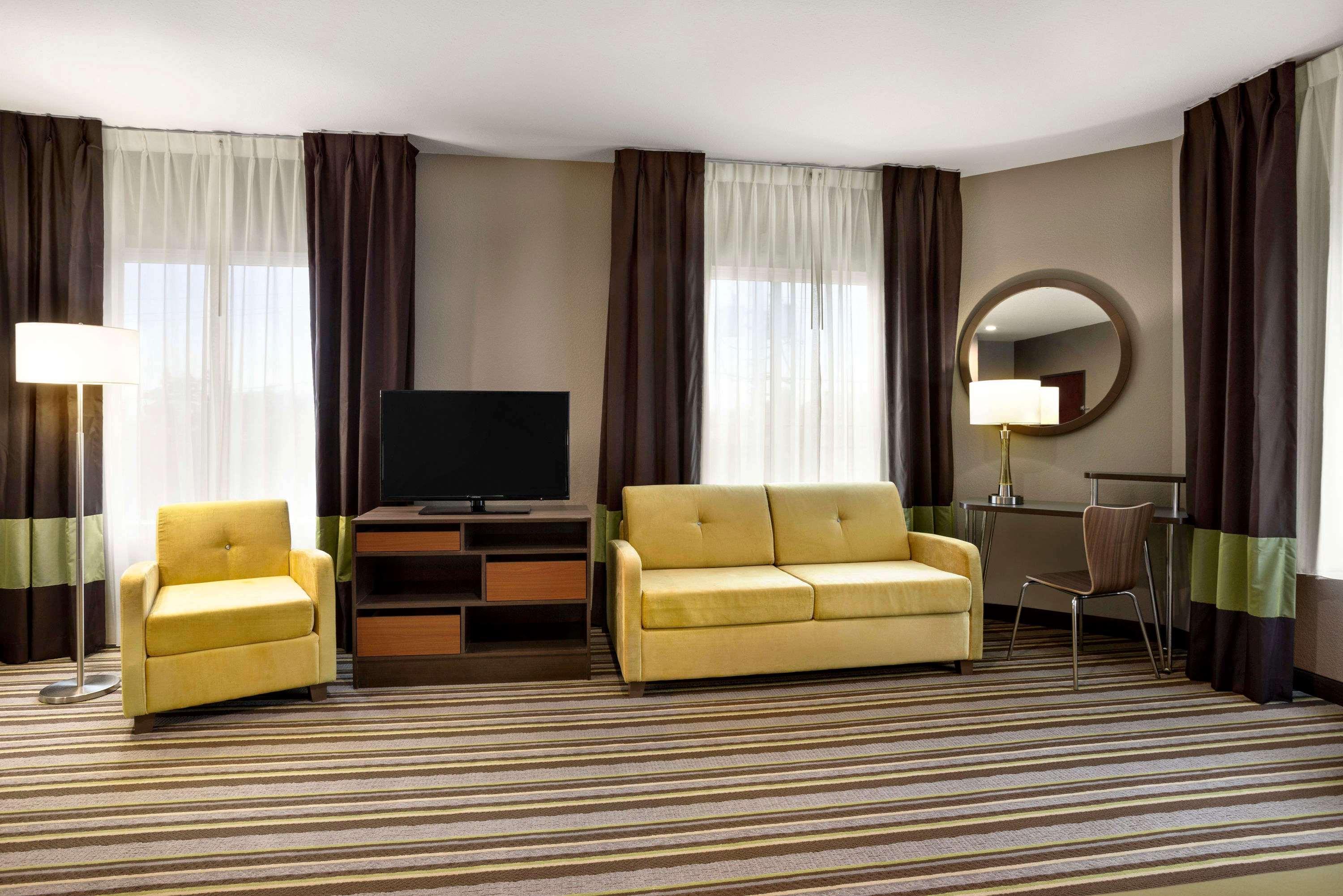 Super 8 By Wyndham Hershey Chocolate Avenue Exterior foto